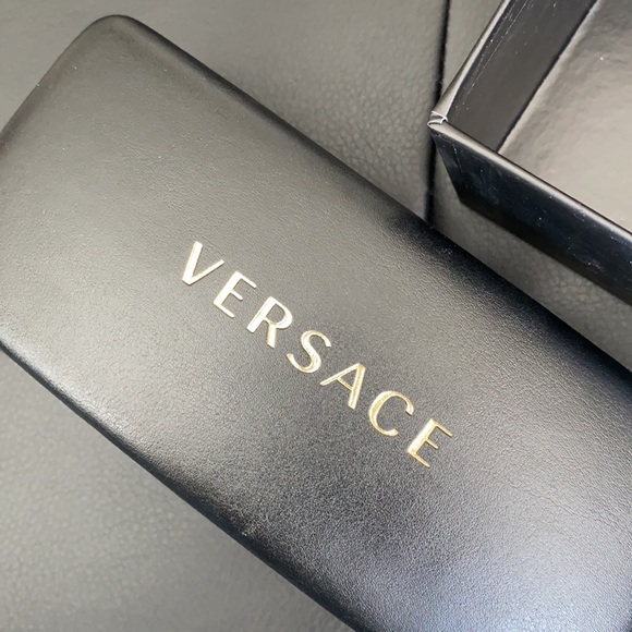 Authentic Versace women’s sunglasses - Picture 4 of 12